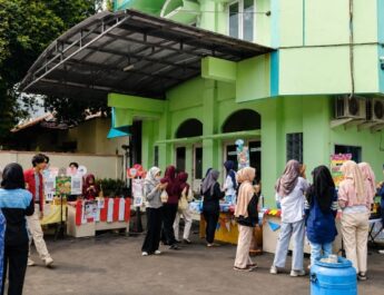 Implementasi Mata Kuliah Business Plan melalui Kegiatan Bazar Mahasiswa